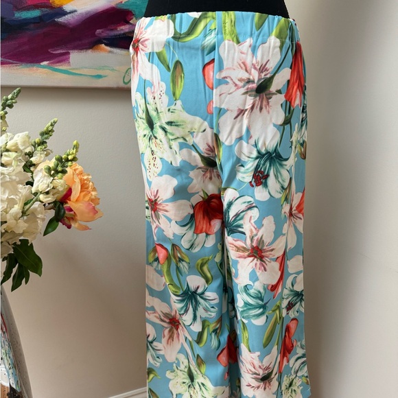 2 piece colorful cropped pant set with midriff top. - Picture 8 of 8